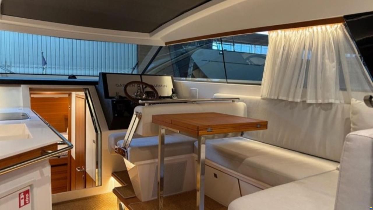 Delta Powerboats 33 Coupé