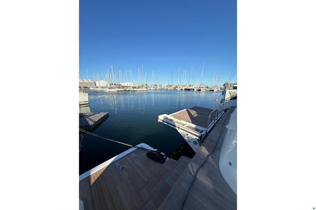 Lagoon Sixty 7