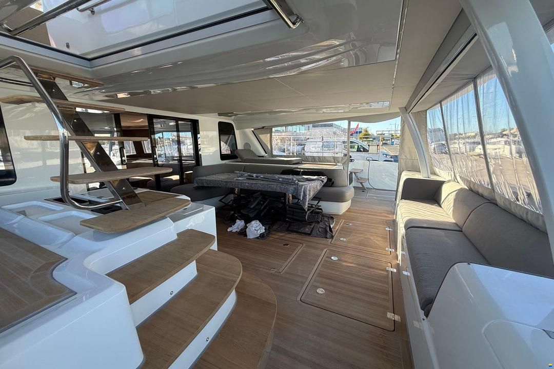 Lagoon Sixty 7