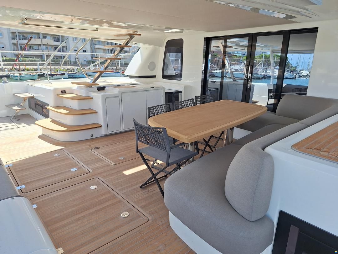 Lagoon Sixty 7
