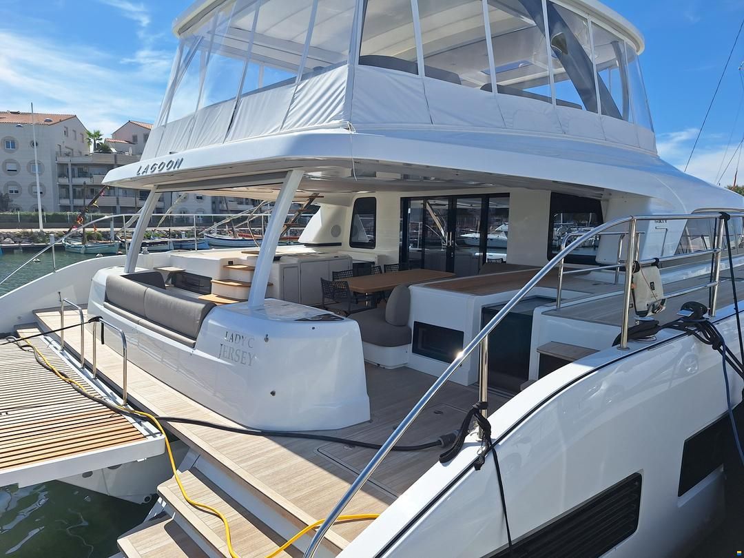 Lagoon Sixty 7