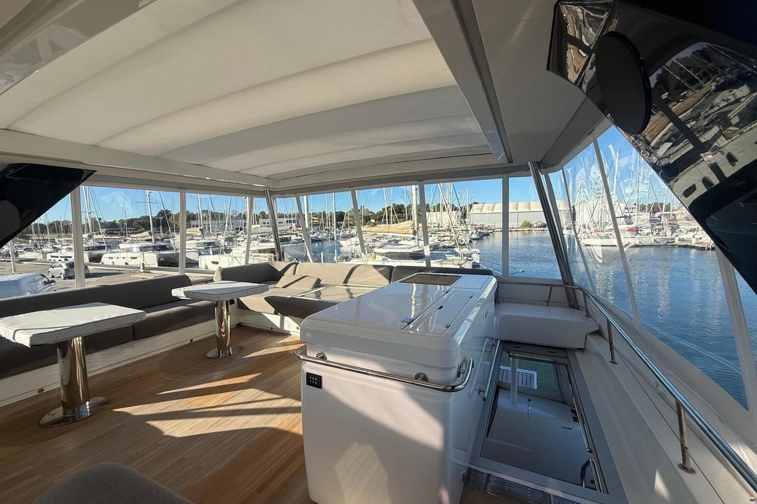 Lagoon Sixty 7
