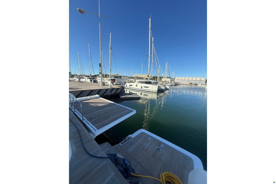 Lagoon Sixty 7