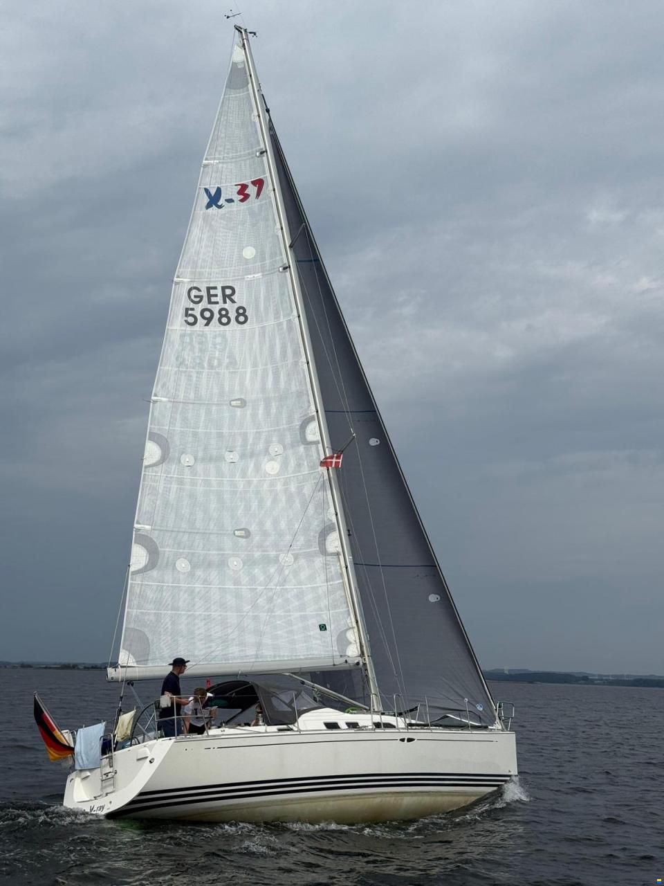 X-Yachts X-37