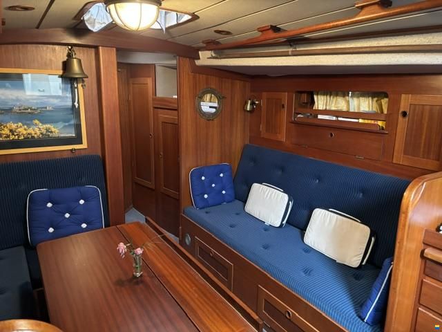 Hallberg-Rassy 38