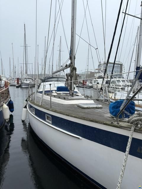 Hallberg-Rassy 38