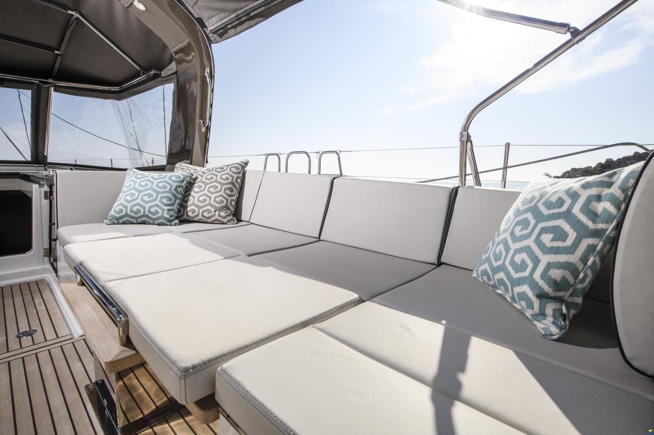 Beneteau Oceanis yacht 62