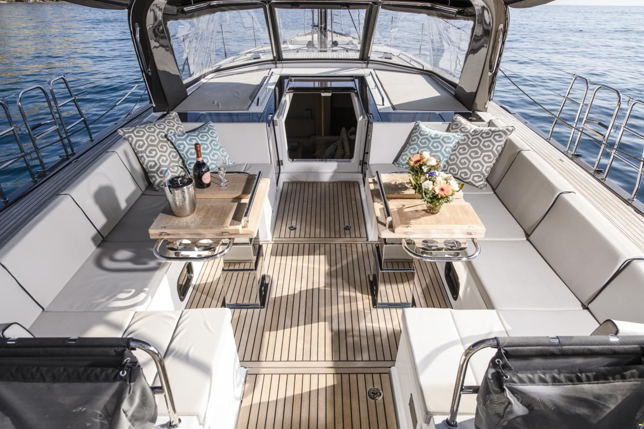 Beneteau Oceanis yacht 62