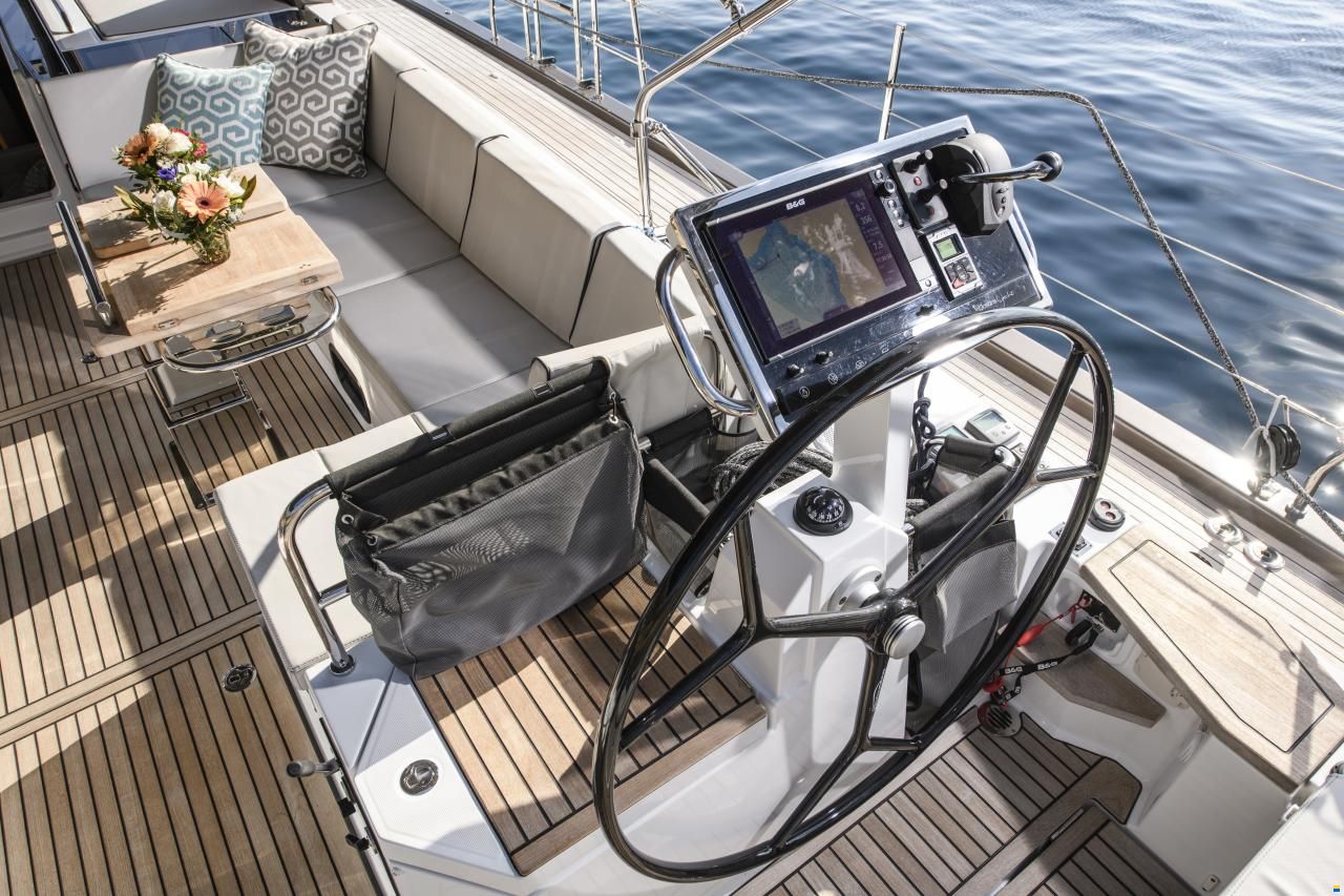 Beneteau Oceanis yacht 62