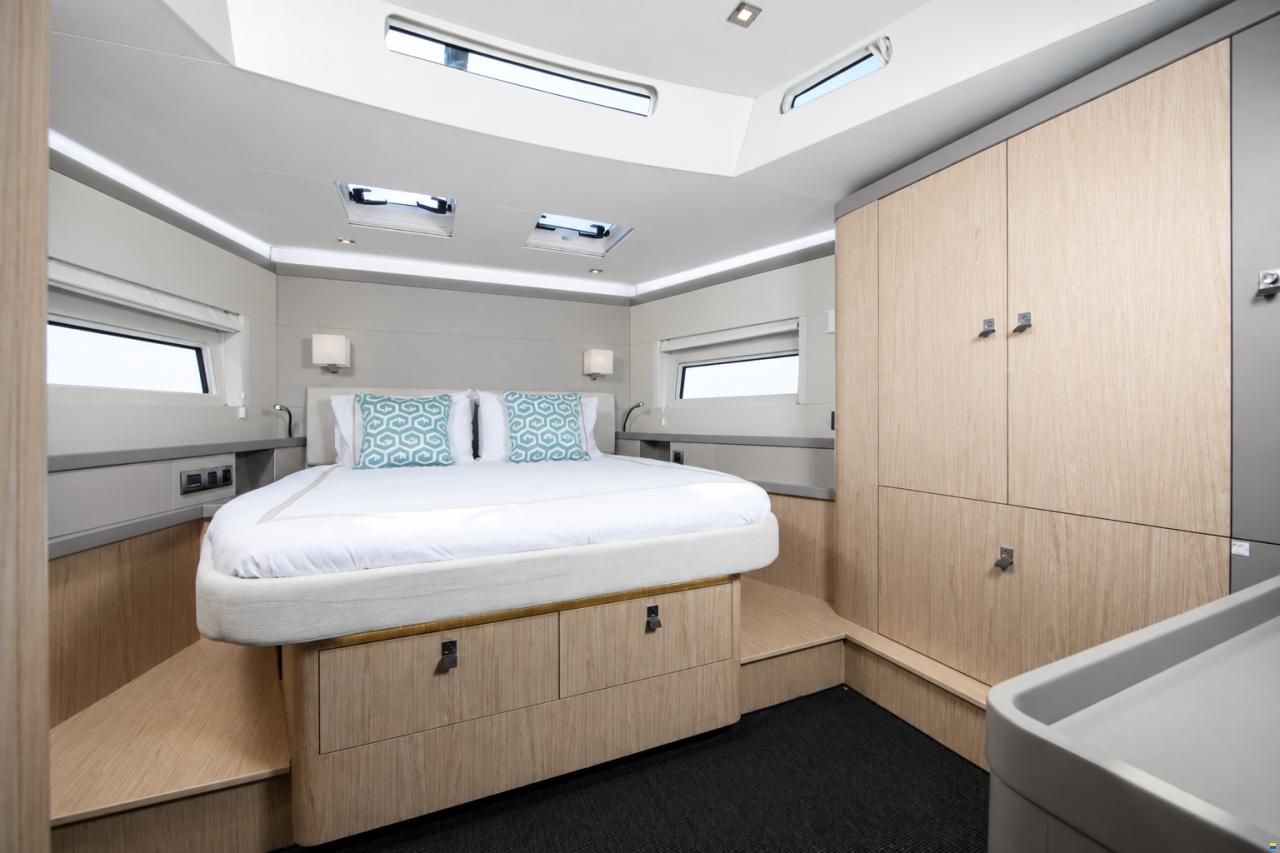 Beneteau Oceanis yacht 62