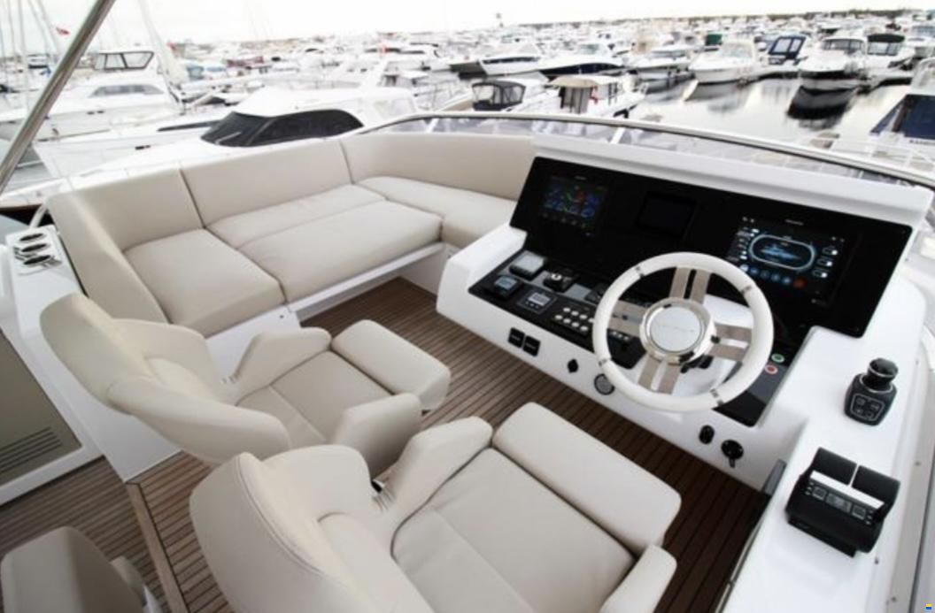 Azimut Flybridge 66