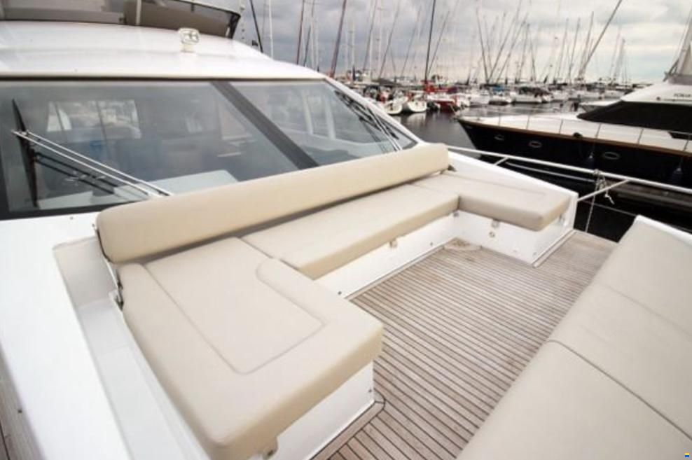 Azimut Flybridge 66