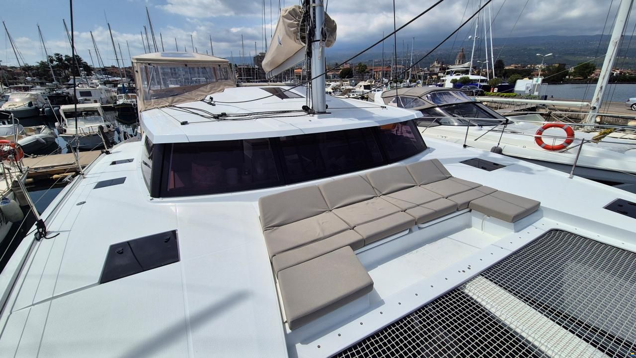 Fountaine Pajot Astrea 42