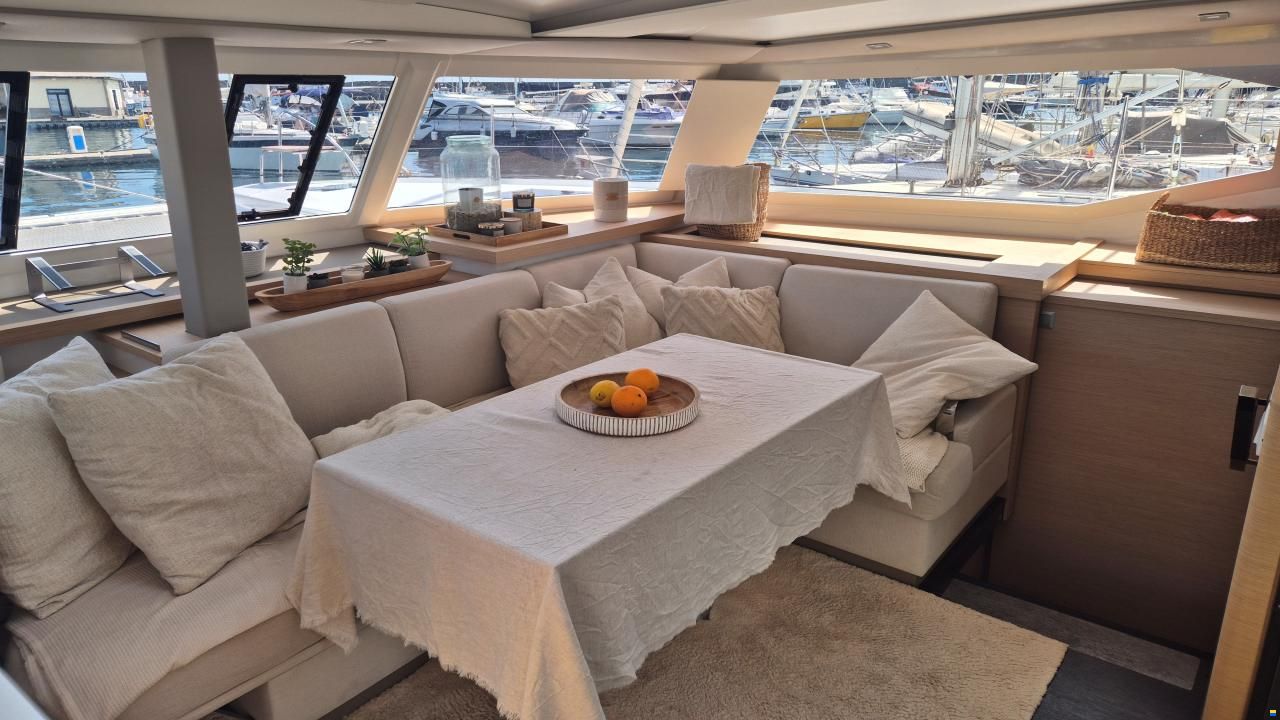 Fountaine Pajot Astrea 42