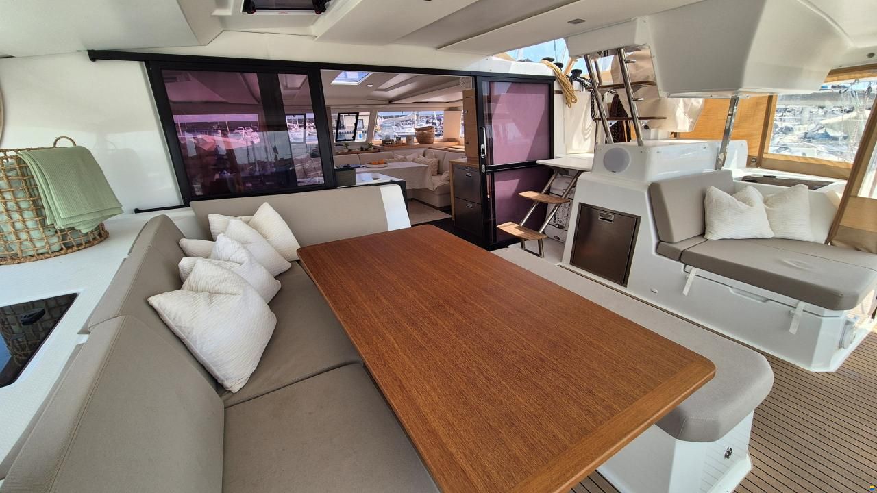 Fountaine Pajot Astrea 42
