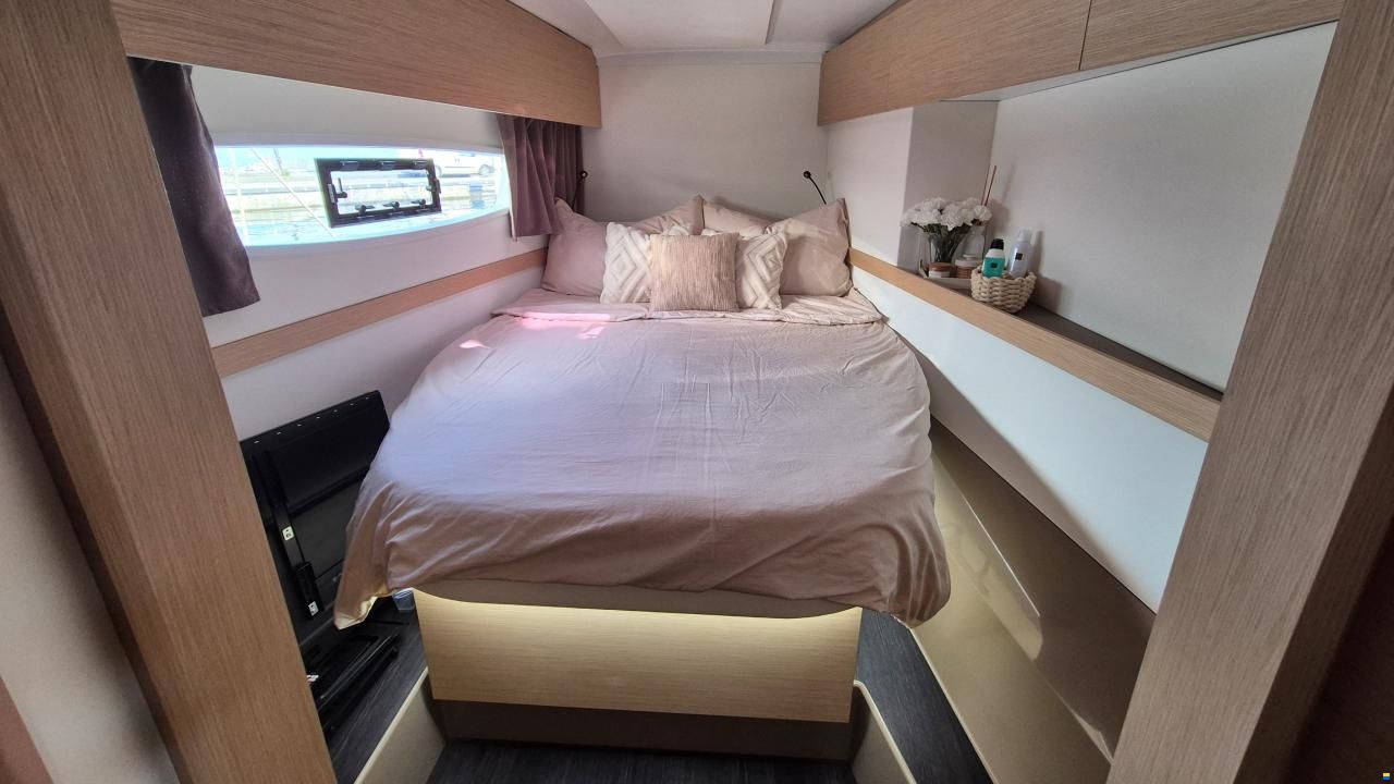 Fountaine Pajot Astrea 42