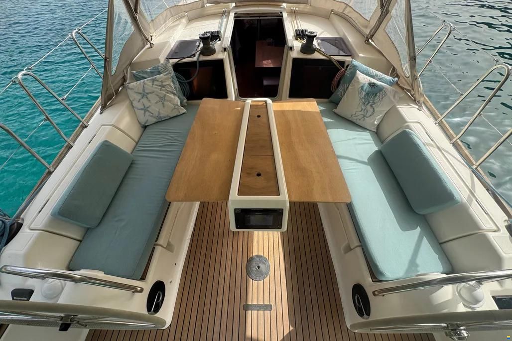 Dufour 382
