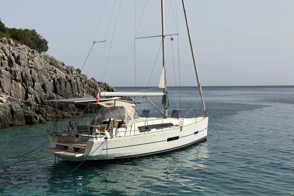 Dufour 382