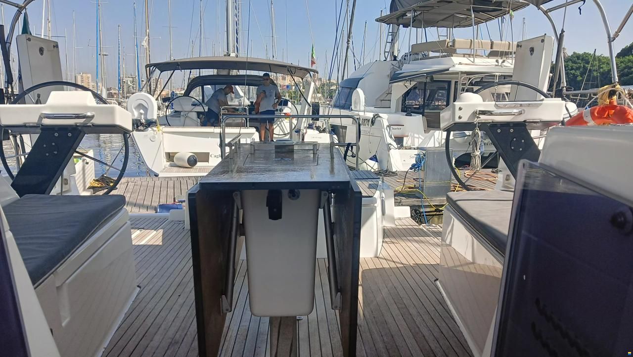 Dufour 470