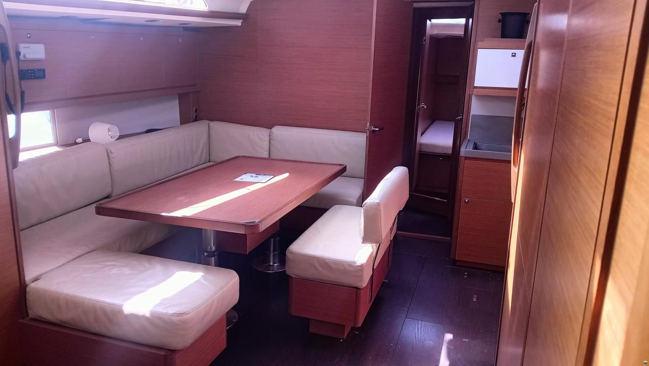 Dufour 470