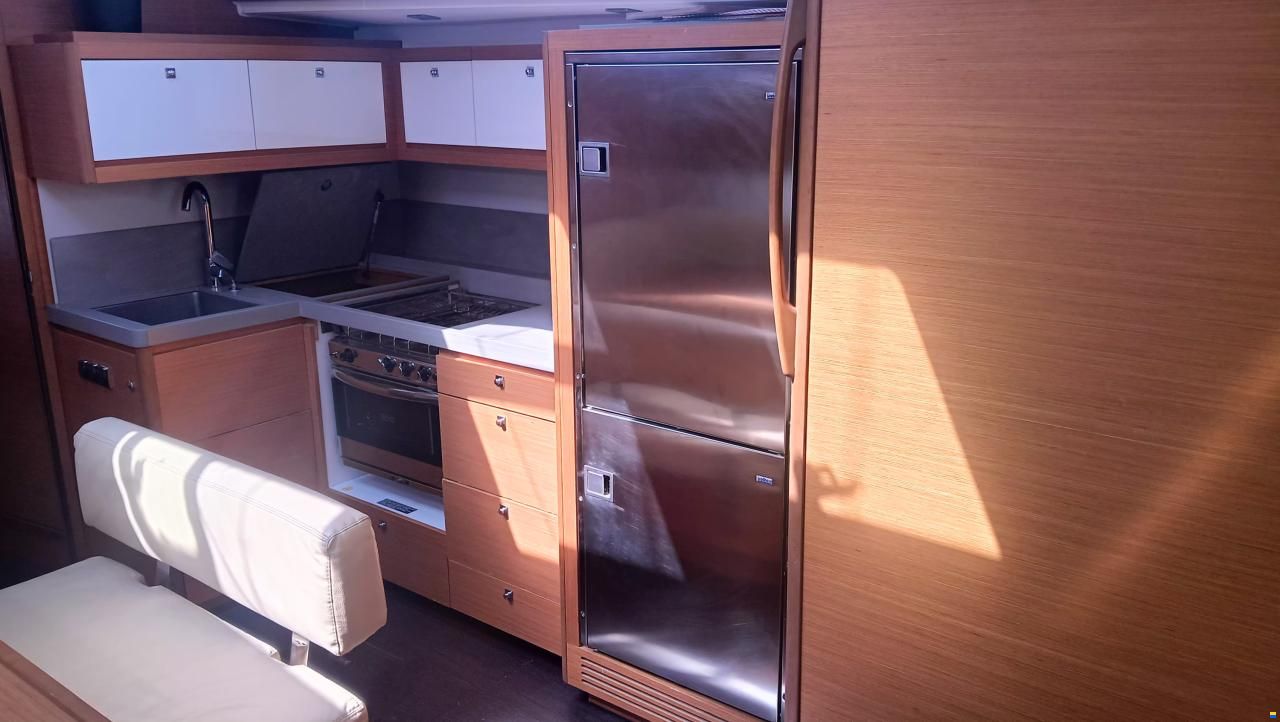 Dufour 470