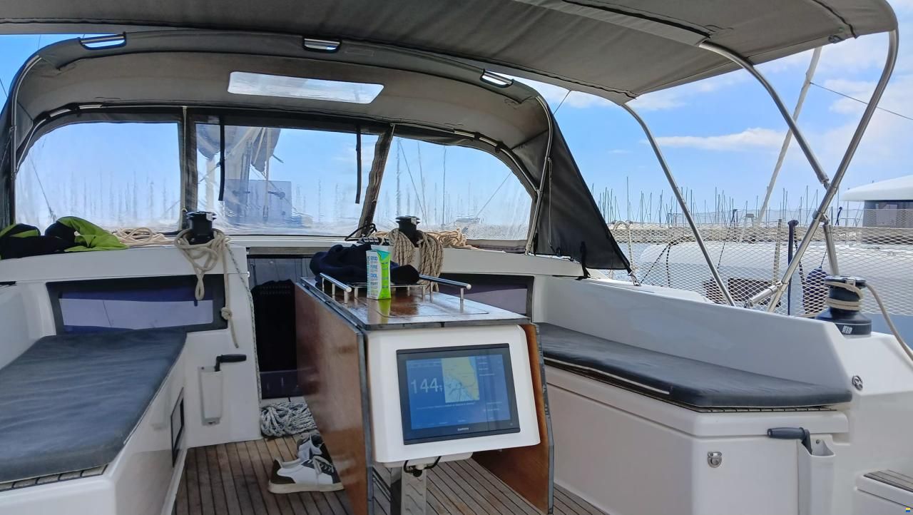 Dufour 470