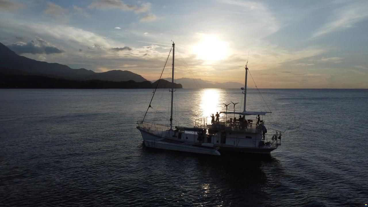 60ft Trimaran Spacious Motorsailer