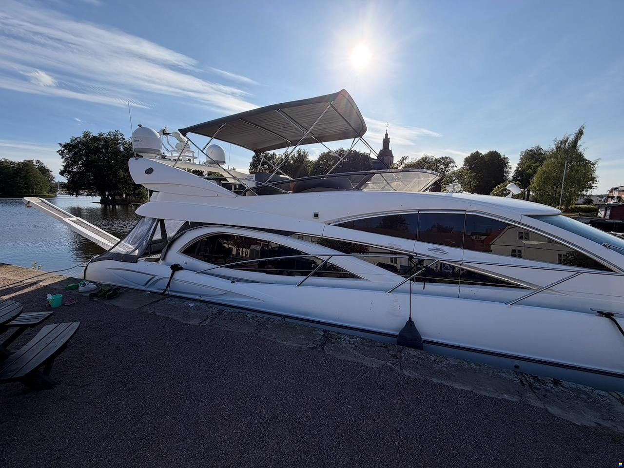 Sunseeker Manhattan 64
