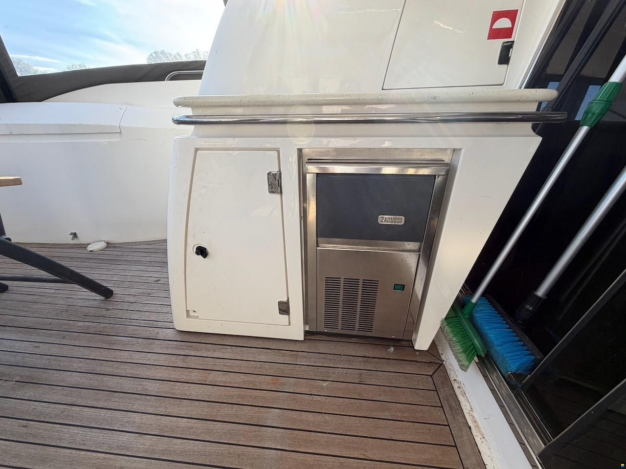 Sunseeker Manhattan 64