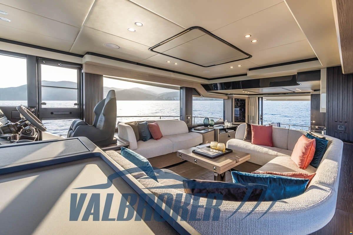 Absolute Navetta 53
