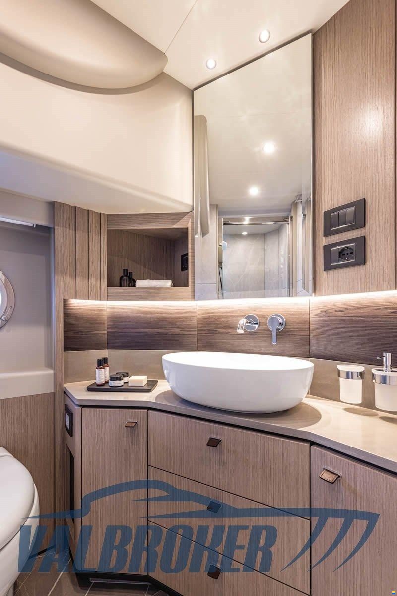 Absolute Navetta 53