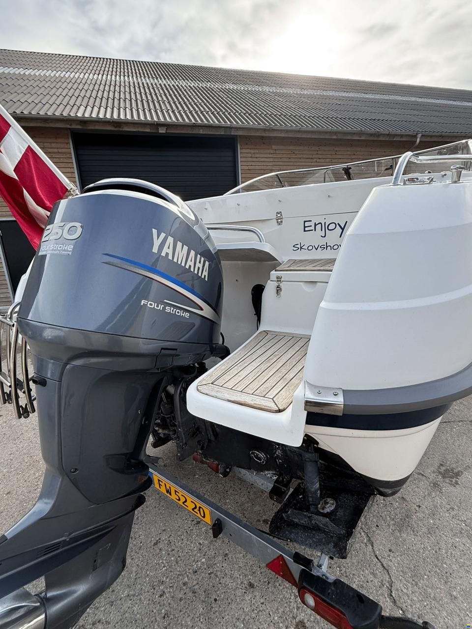 Yamarin 76DC