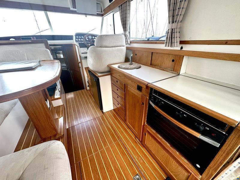 Riviera 925 Flybridge