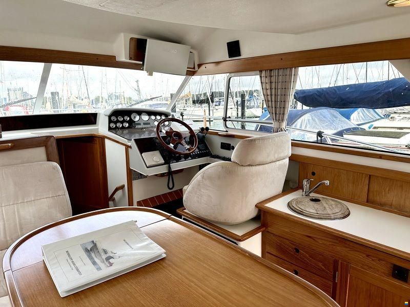 Riviera 925 Flybridge