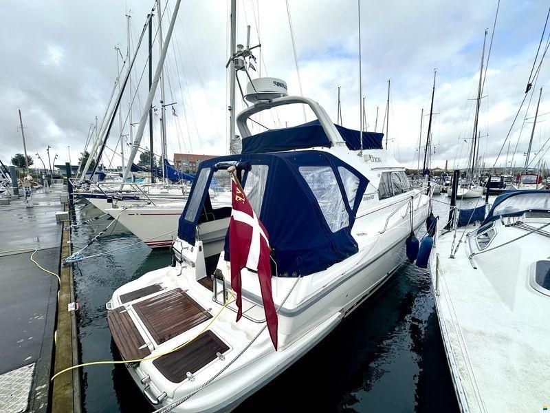 Riviera 925 Flybridge