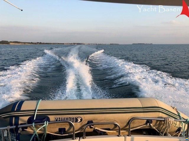 Riviera 925 Flybridge