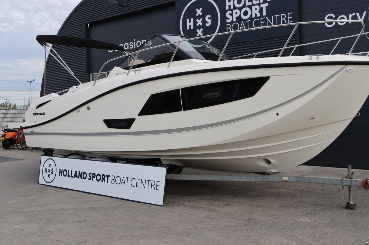 Quicksilver 875 Sundeck