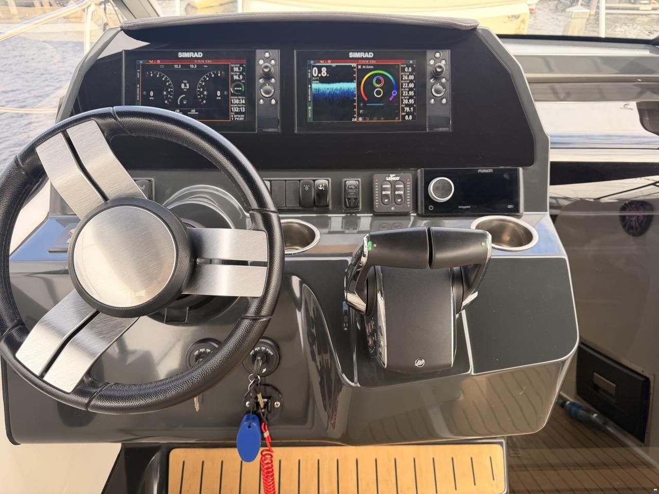 Quicksilver 875 Sundeck