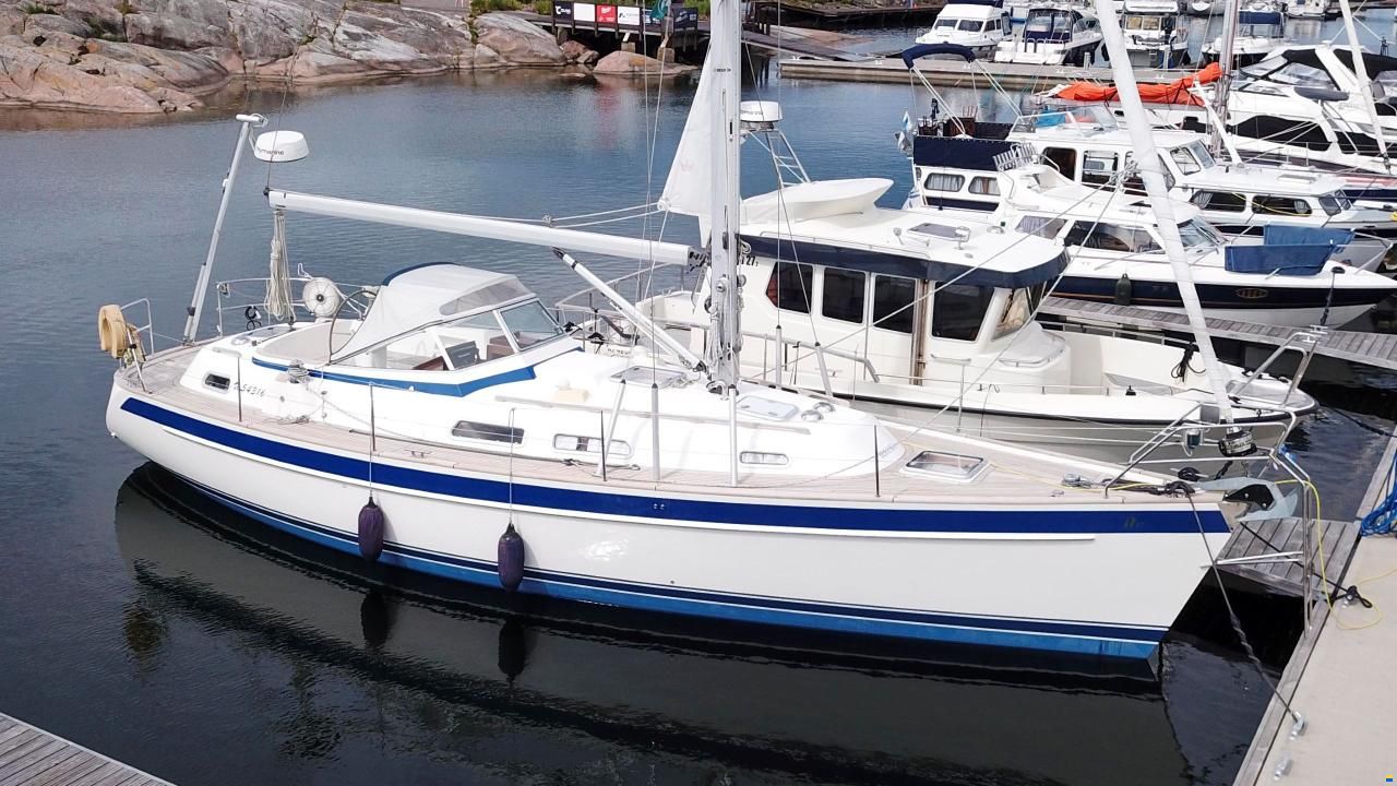 Hallberg-Rassy 37