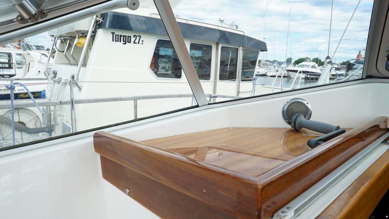 Hallberg-Rassy 37