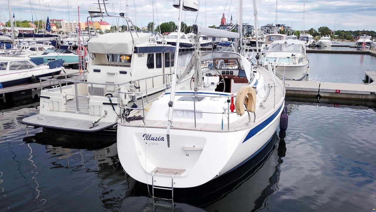 Hallberg-Rassy 37