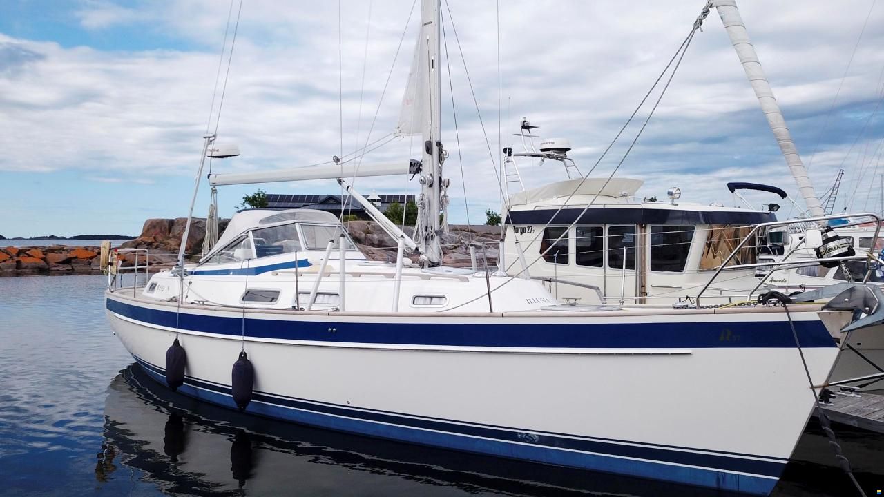 Hallberg-Rassy 37