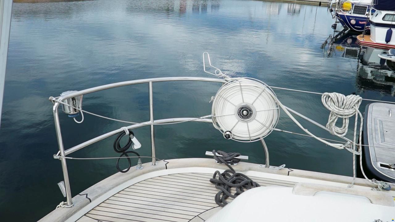 Hallberg-Rassy 37