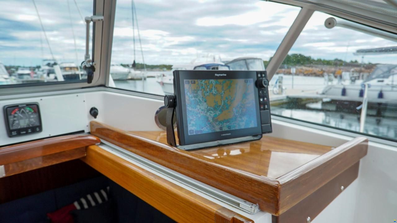 Hallberg-Rassy 37