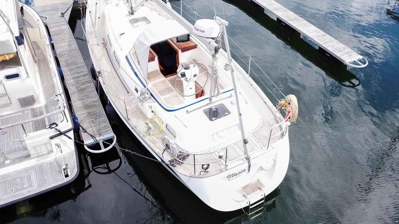 Hallberg-Rassy 37