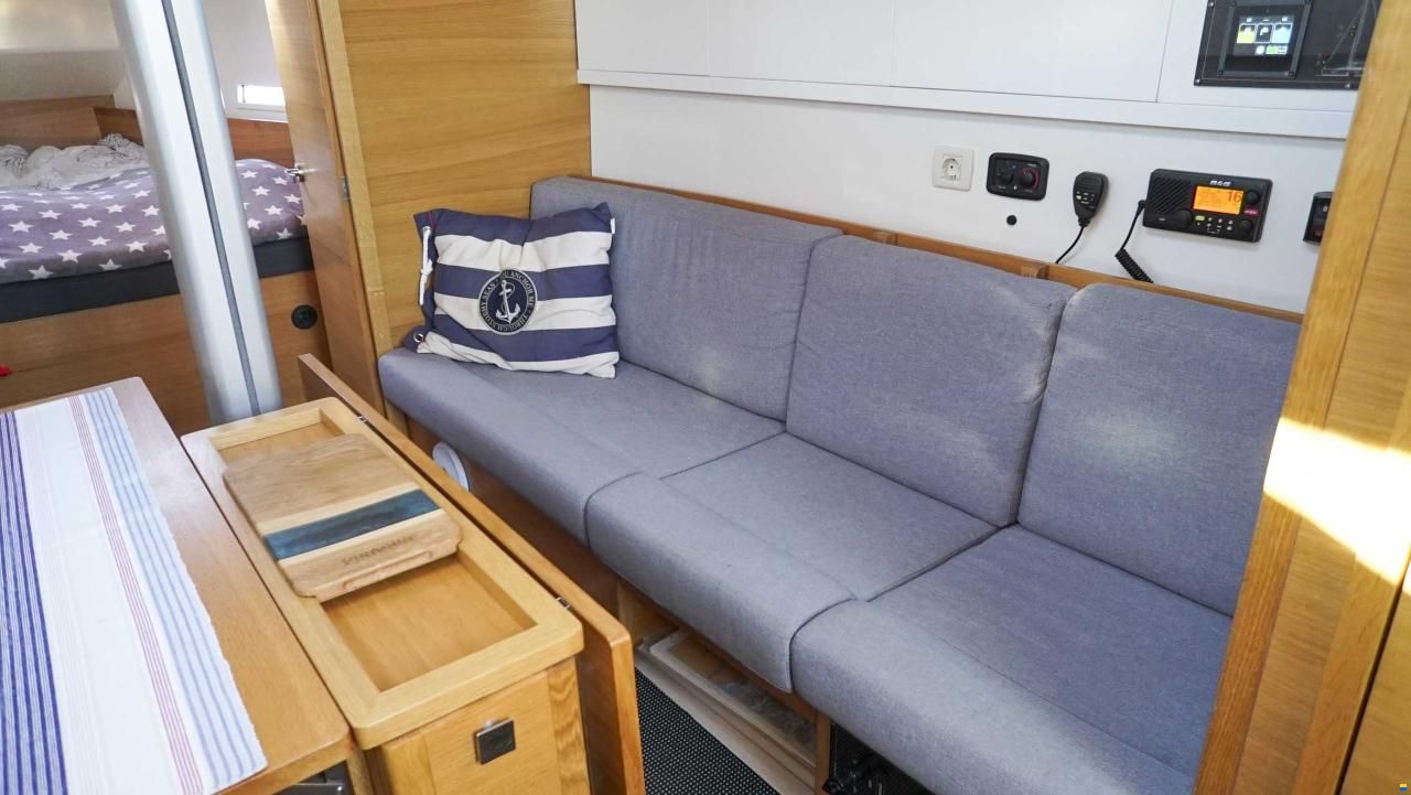 Salona 380