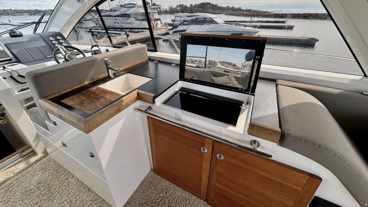 Sealine 47