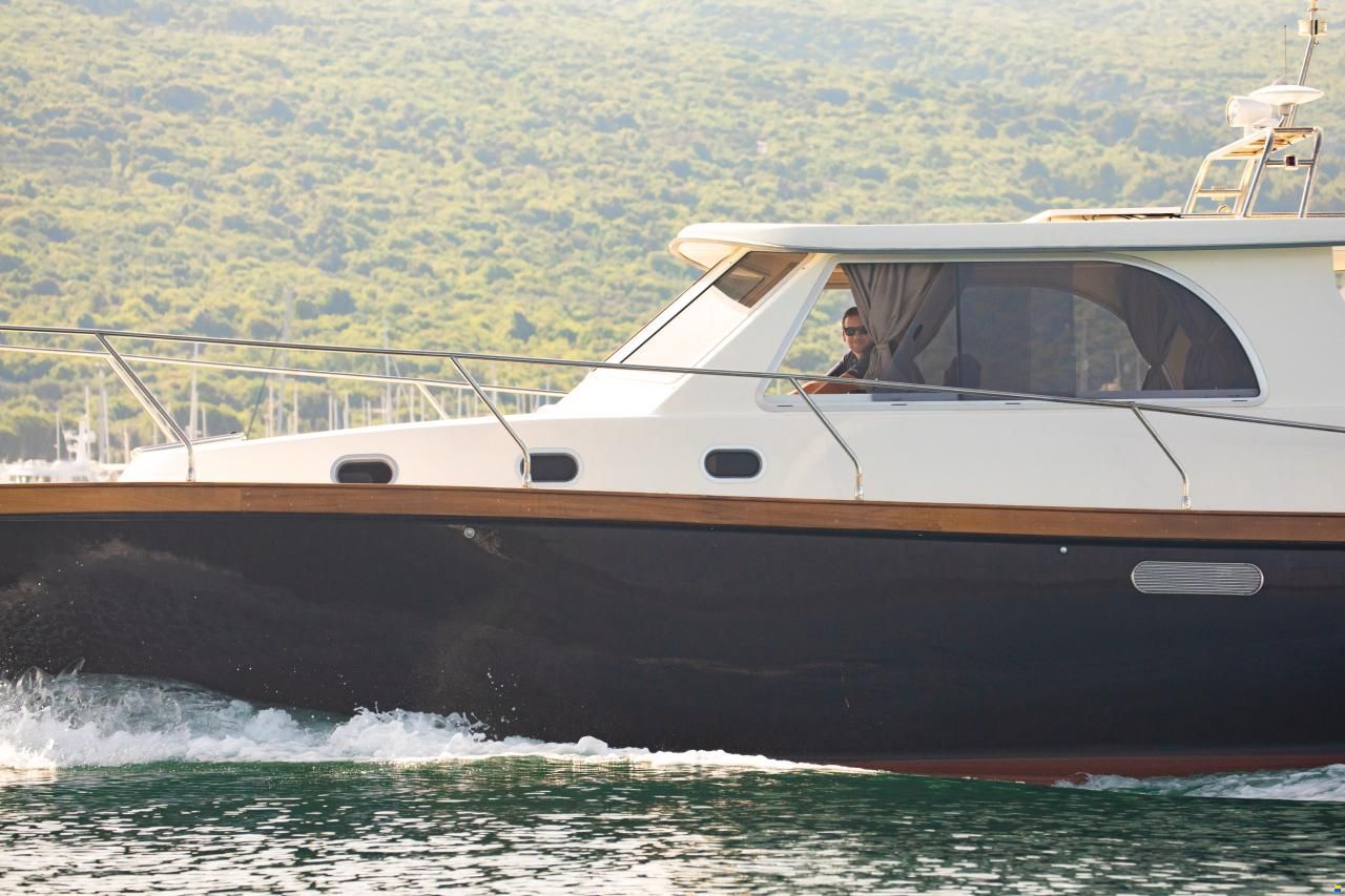 Brodoremont Adria mare 38