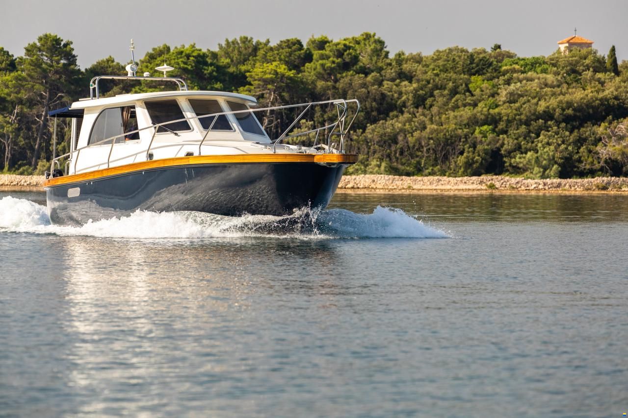 Brodoremont Adria mare 38