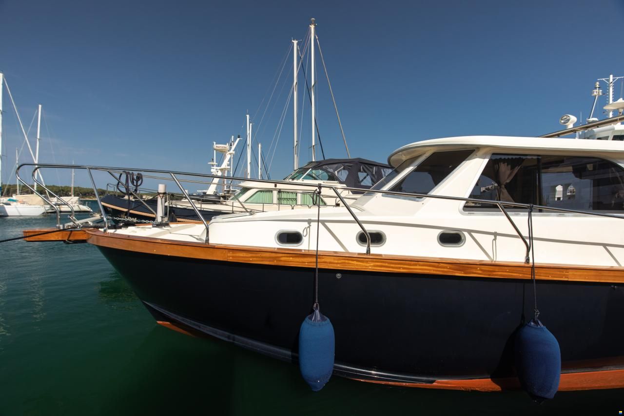 Brodoremont Adria mare 38